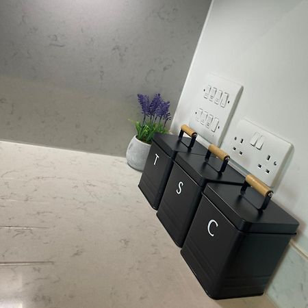 Modern 2 Bedroom City Centre Apartment W Balcony Manchester Zewnętrze zdjęcie